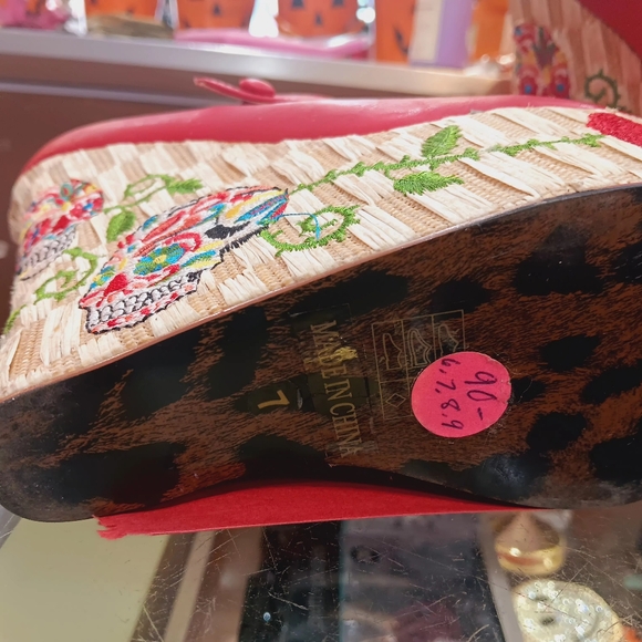 Bettie Page sugar skull platforms. - Picture 9 of 10